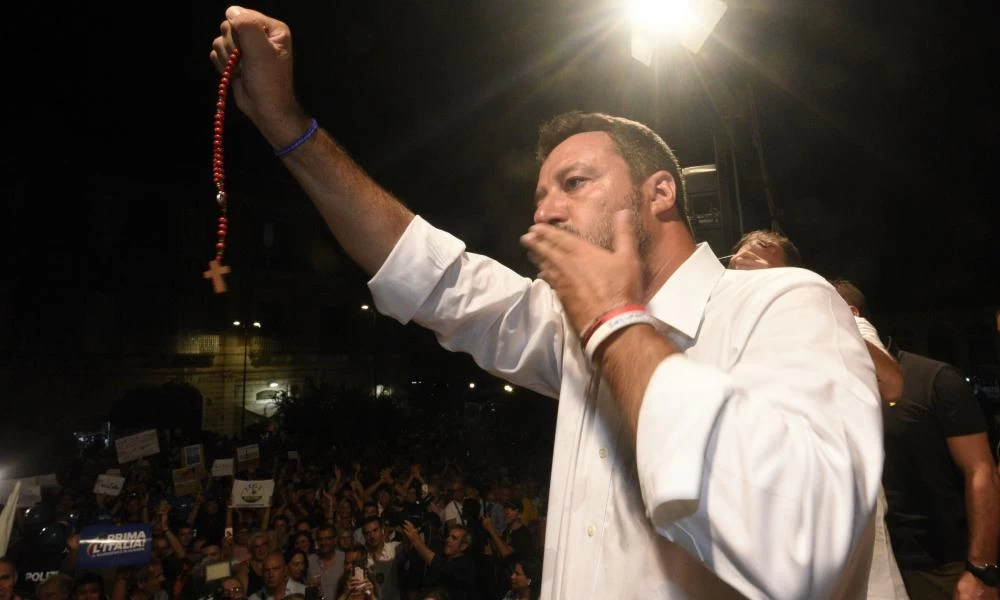 Πολιτικός ''σεισμός σε Ιταλία & Ευρώπη: Ποσοστά-''μαμούθ»'' για Σαλβίνι σε δημοσκόπηση